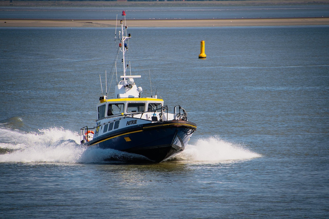 barco navegando